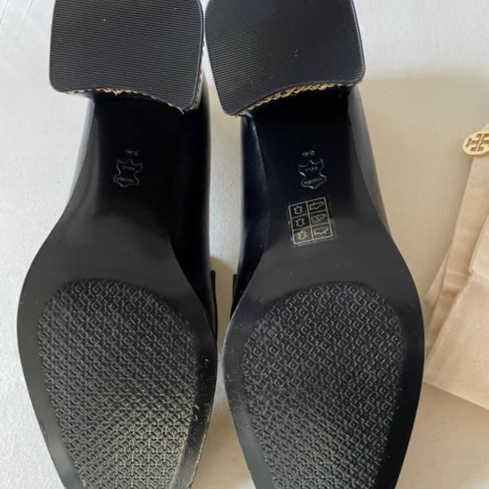 Tory Burch Loafers Chain Heel Black Pumps Logo Leather Shoes Sz 8 - Picture 5 of 5
